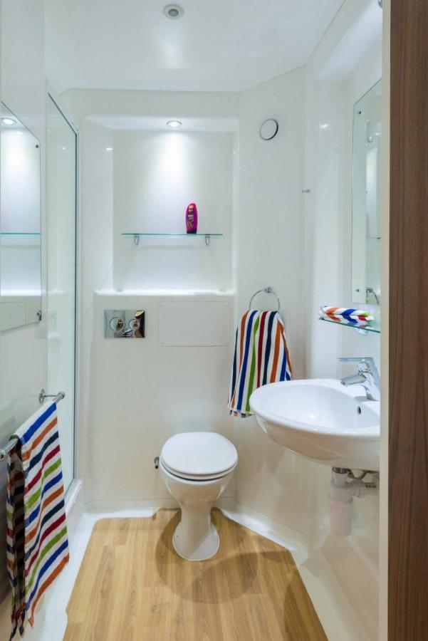 Zeni 3 Bed Apartment In Central 엑서터 외부 사진