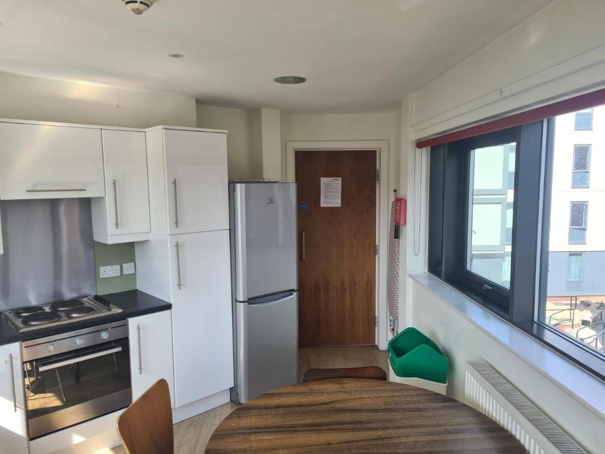 Zeni 3 Bed Apartment In Central 엑서터 외부 사진